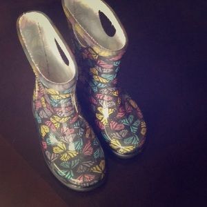 Kids UGG rain boots excellent condition